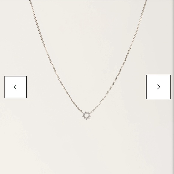 3/$25 ✨ Crystal Halo Mini Necklace - Silver - Picture 3 of 3